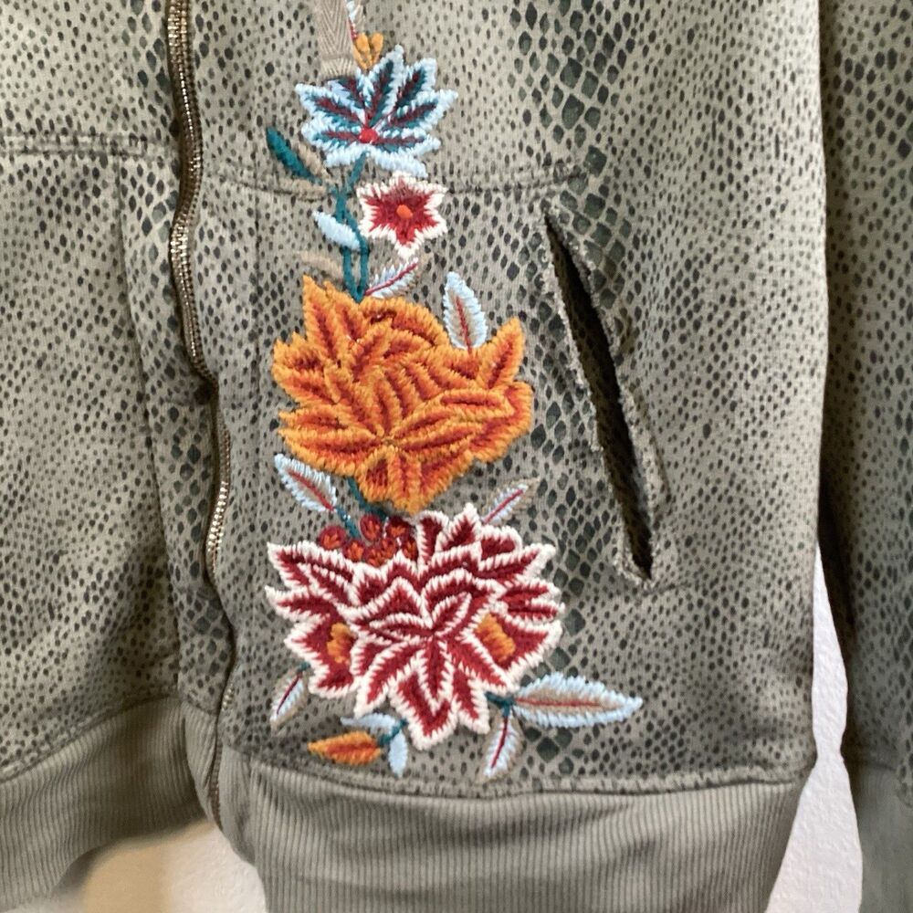 Caite Full Zip Hoodie Floral Embroidered Jacket Green Snakeskin Print Medium - Picture 4 of 10